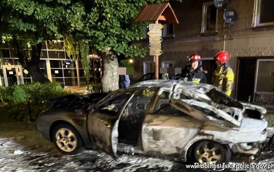 Wolał spalić auto i motocykl, niż pozwolić, aby zajął je komornik. Dług pozostał, doszły nowe problemy