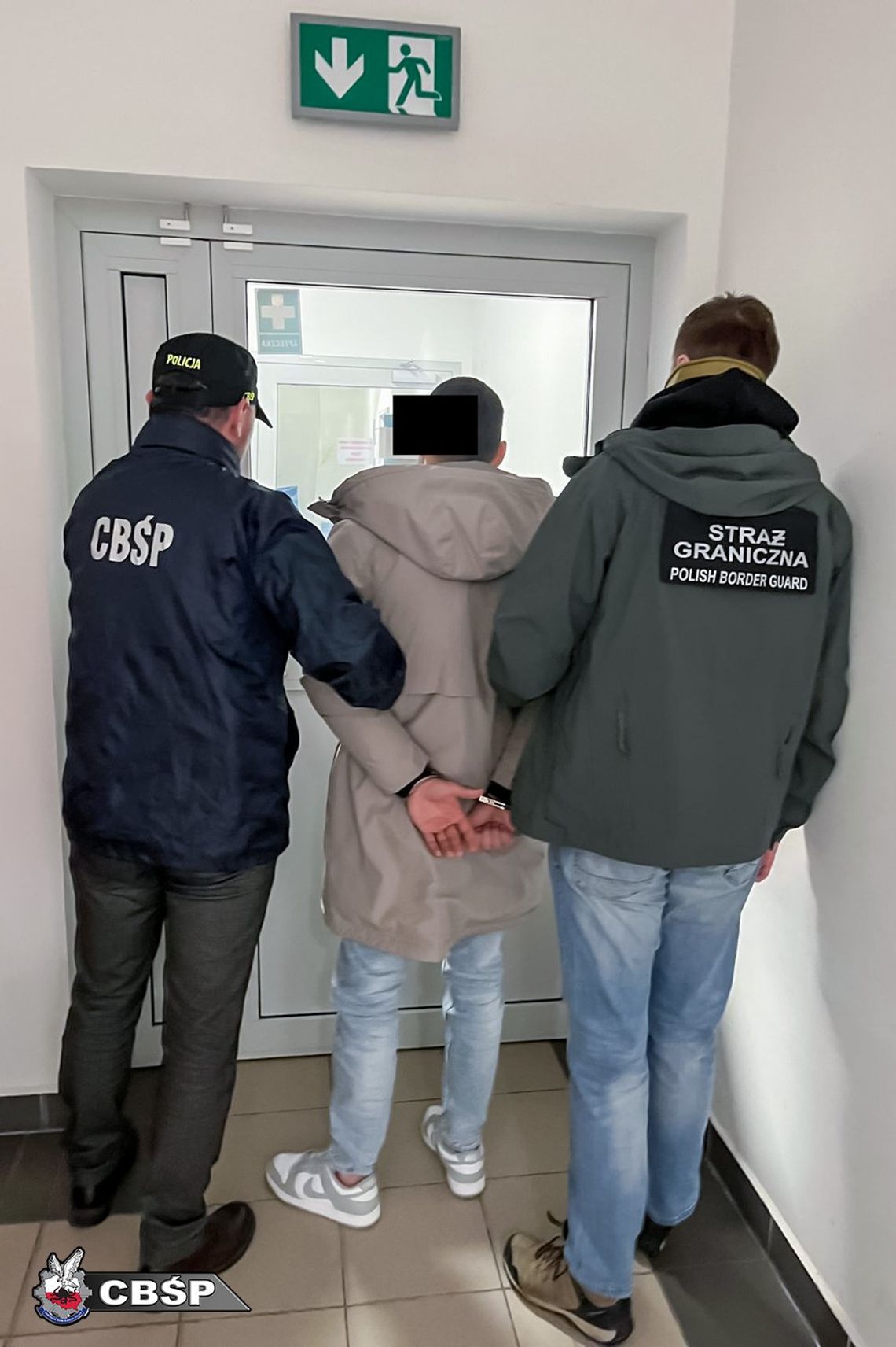 „Wor w zakonie” z 39 tożsamościami. Niebezpieczny Gruzin zatrzymany po przylocie do Polski „Wor w zakonie” z 39 tożsamościami. Niebezpieczny Gruzin zatrzymany po przylocie do Polski