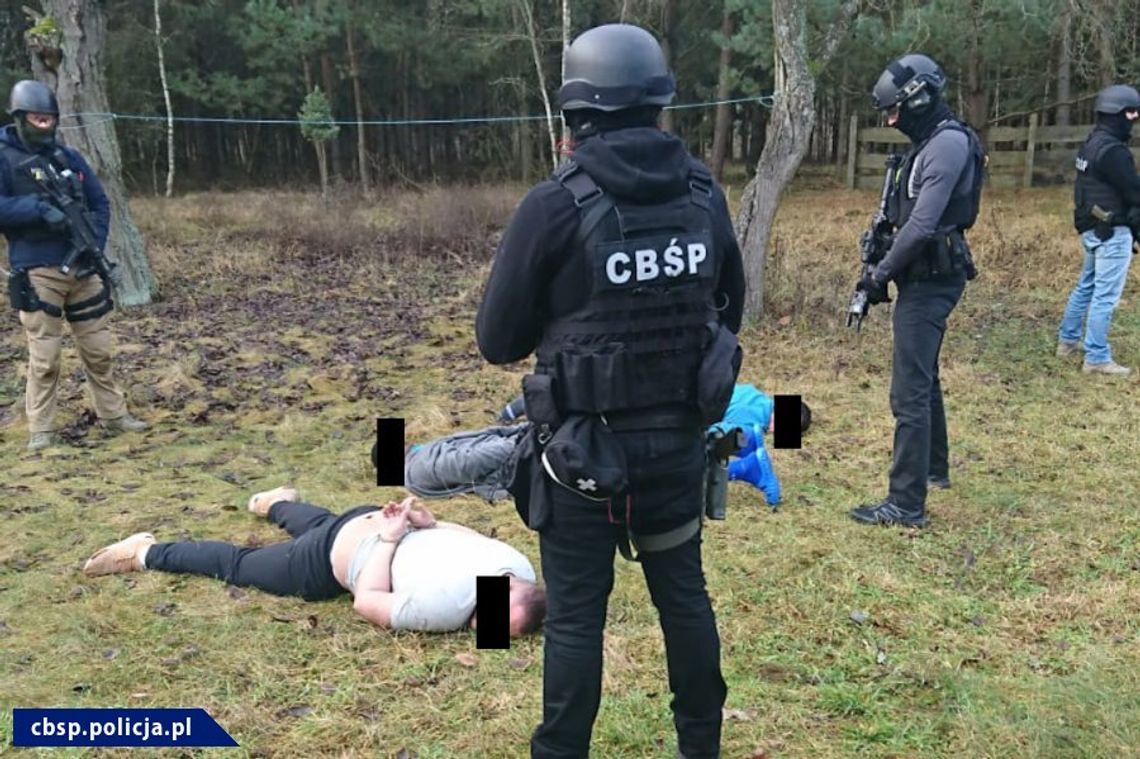 Wpadli na próbie przemytu do Polski 1800 kilogramów kokainy. Siedem osób usłyszało zarzuty