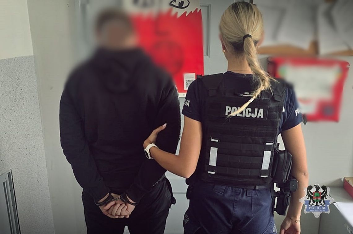 Wpadli podczas policyjnych kontroli. 17 i 22-latek odpowiedzą za posiadanie narkotyków Wpadli podczas policyjnych kontroli. 17 i 22-latek odpowiedzą za posiadanie narkotyków