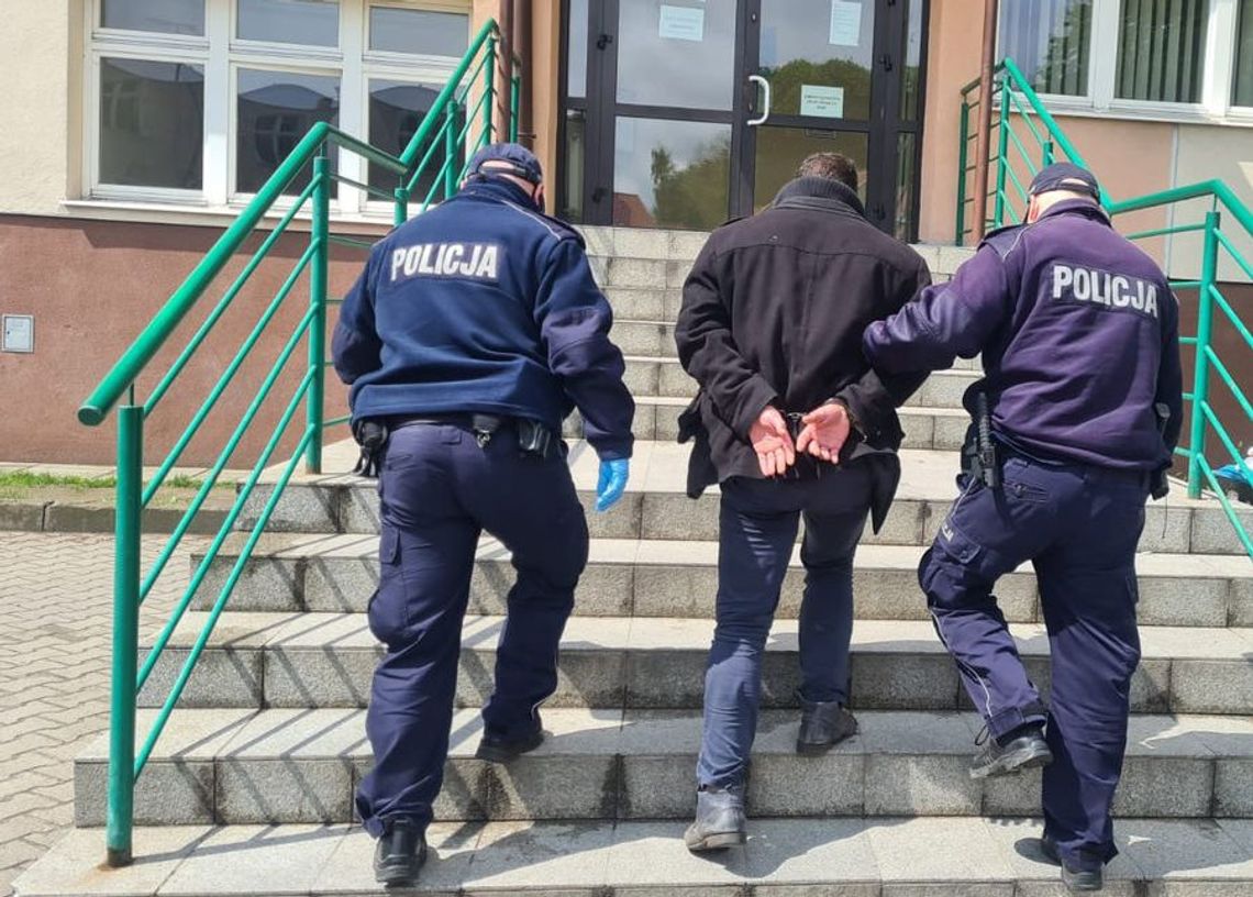 Wpadli w kominiarkach do lekarza, zaatakowali go gazem, a następnie ukradli recepty Wpadli w kominiarkach do lekarza, zaatakowali go gazem, a następnie ukradli recepty