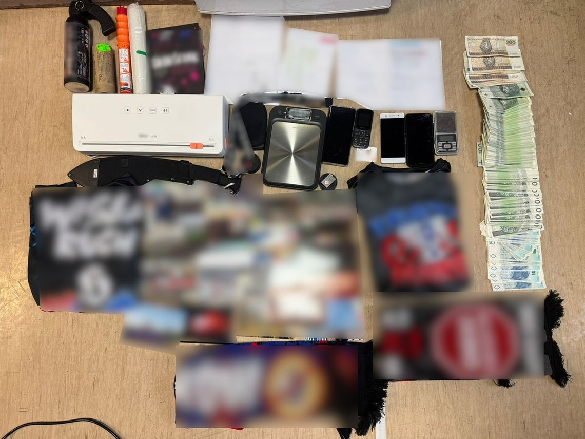 Wprowadzili na rynek ponad sto kilogramów narkotyków. Policja rozbiła gang pseudokibiców Wprowadzili na rynek ponad sto kilogramów narkotyków. Policja rozbiła gang pseudokibiców