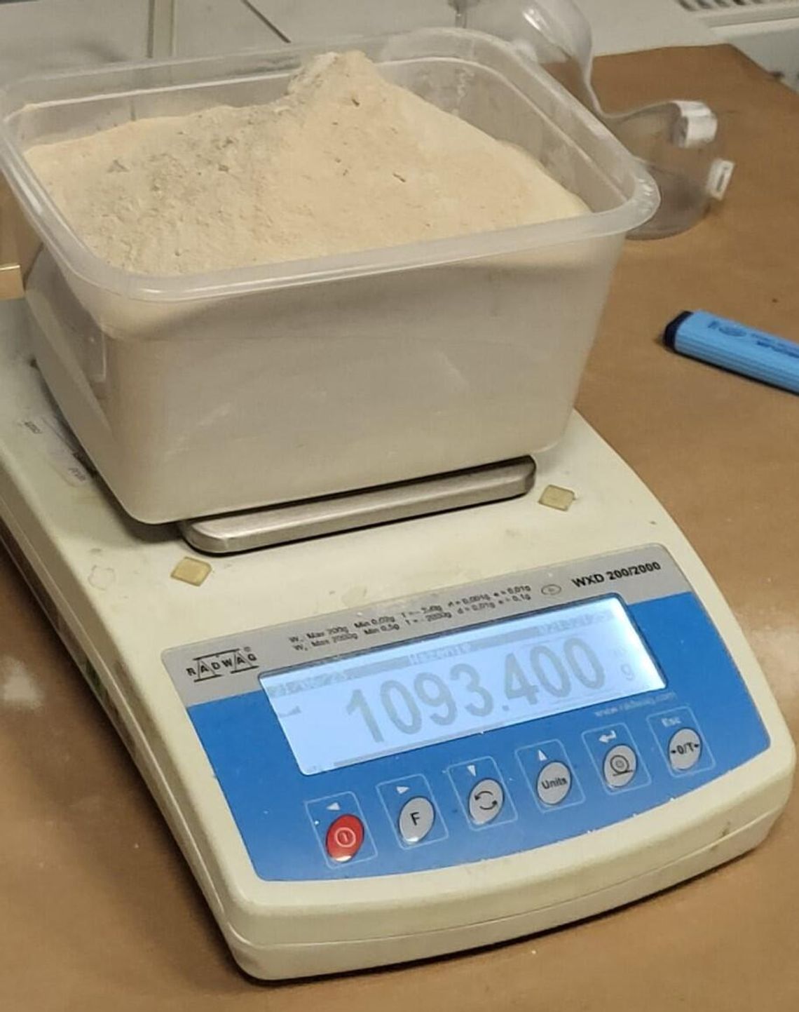 Wrócił do domu, a tam kryminalni. Kompletnie zaskoczyli 25-latka, który miał kilogram amfetaminy