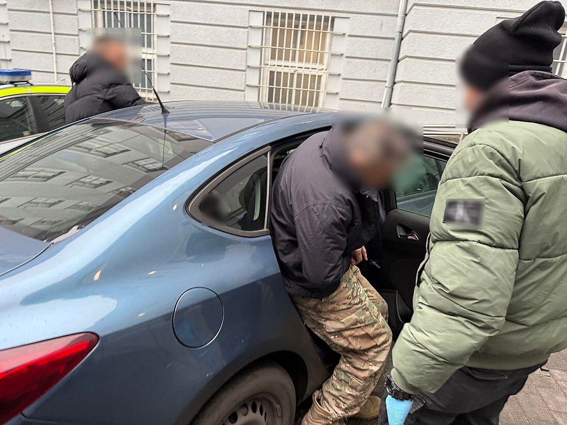 Wściekł się, bo sklepie nie mógł kupić piwa po 22. Przegonił klientów i wyjął nóż