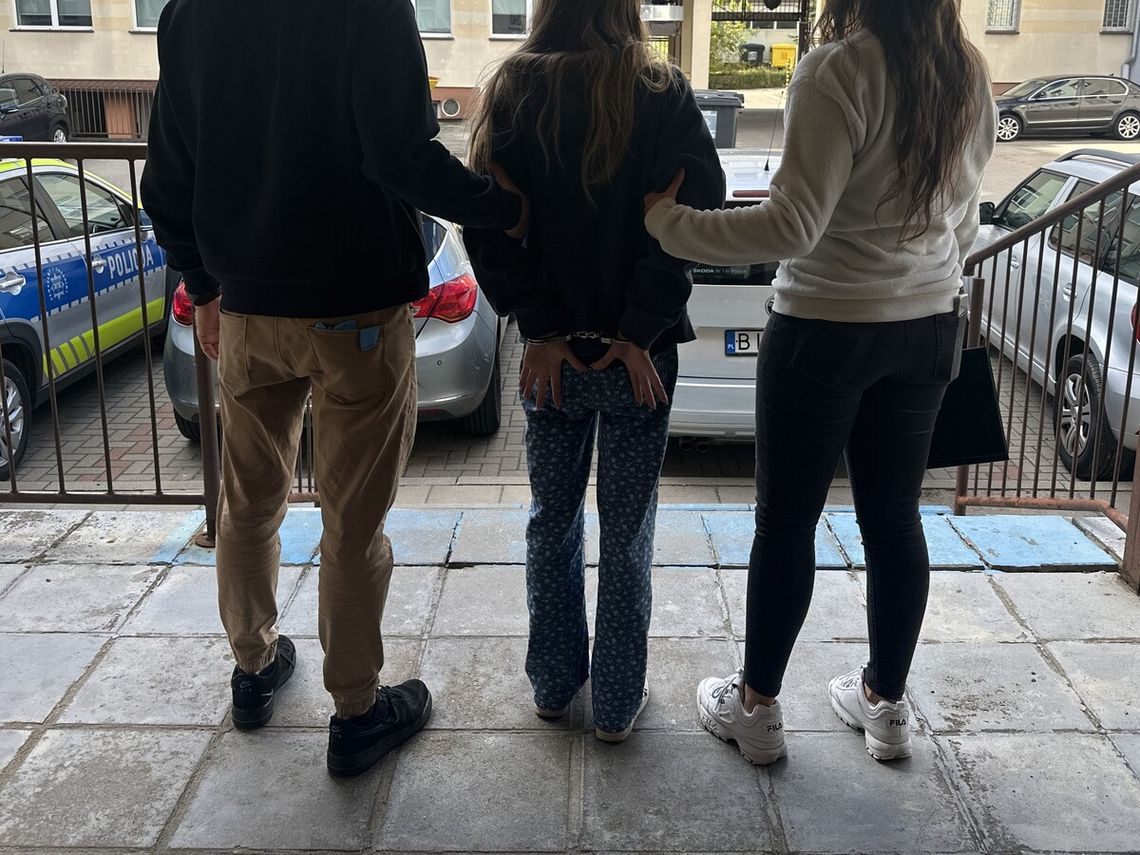 Wsiadła do auta po narkotykach, bo zgłodniała. Policjanci zatrzymali 22-latkę Wsiadła do auta po narkotykach, bo zgłodniała. Policjanci zatrzymali 22-latkę