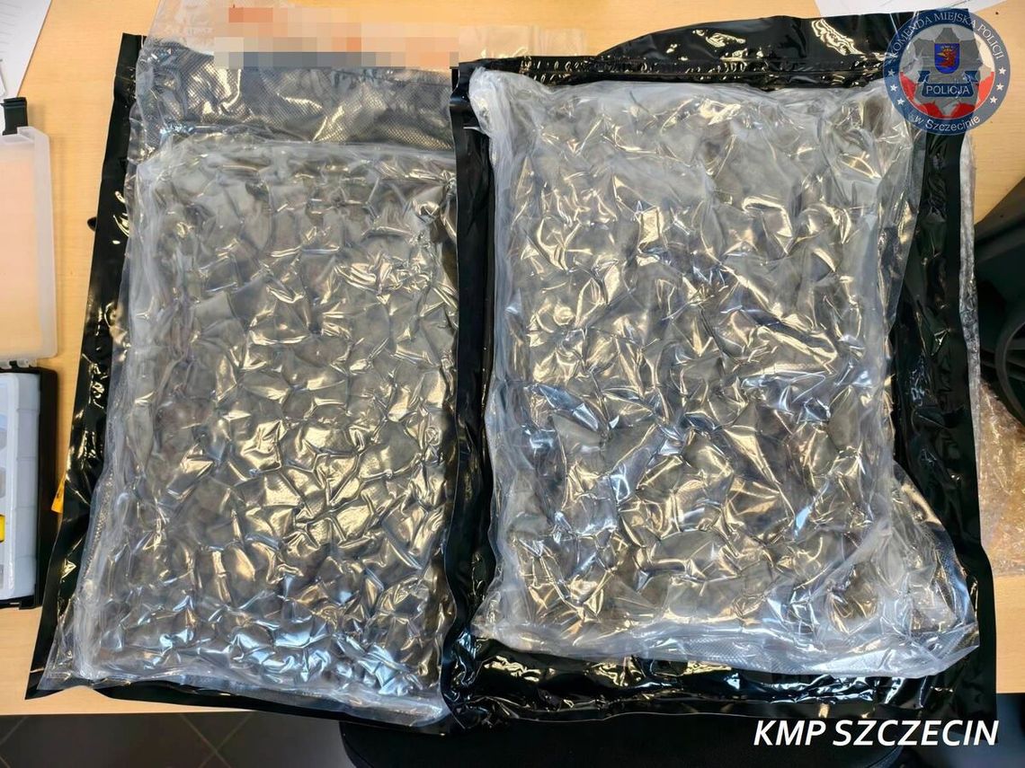 Wspólna akcja kilku służb. Zatrzymany mężczyzna miał ponad dwa kilogramy marihuany Wspólna akcja kilku służb. Zatrzymany mężczyzna miał ponad dwa kilogramy marihuany