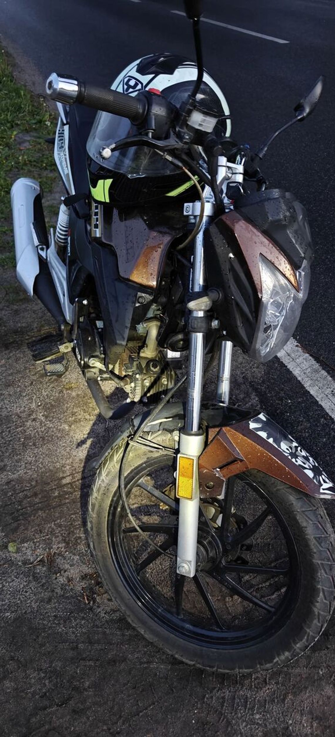 Wstawił do motoroweru silnik z motocykla. Wpadł, gdy jechał szybciej niż to możliwe Wstawił do motoroweru silnik z motocykla. Wpadł, gdy jechał szybciej niż to możliwe