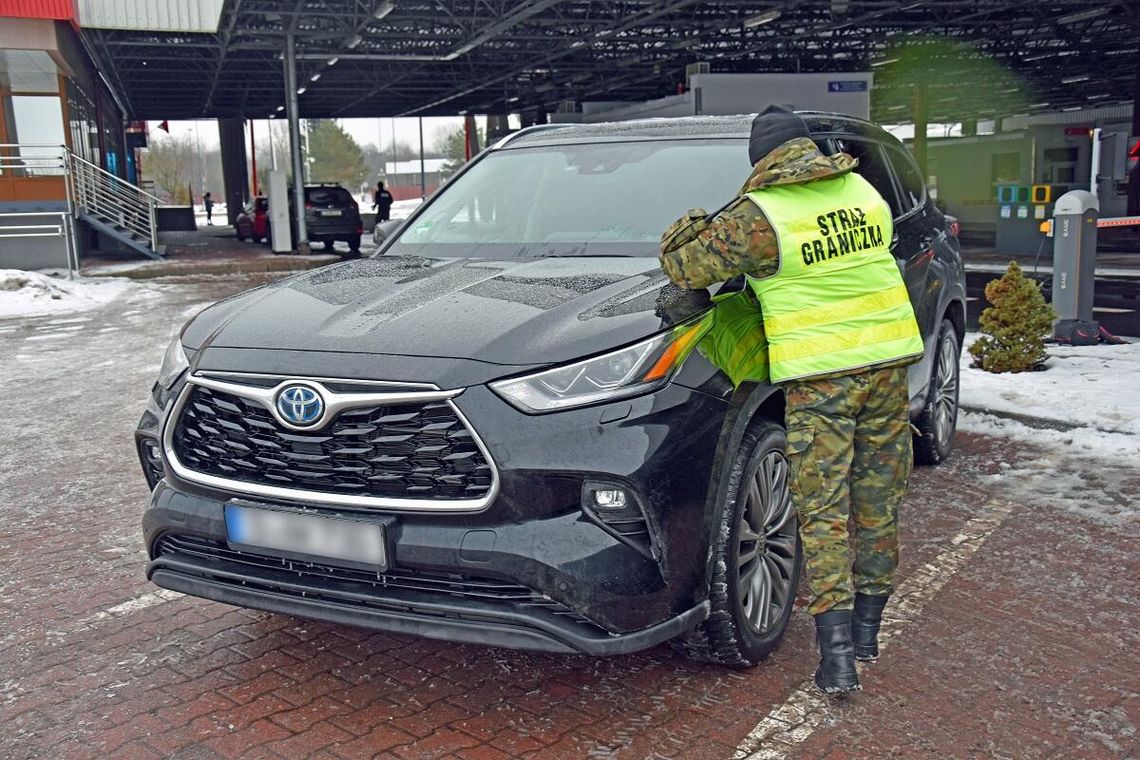 Wszystko w tym aucie było fałszywe. Straż Graniczna odzyskała Toyotę wartą 180 tysięcy złotych