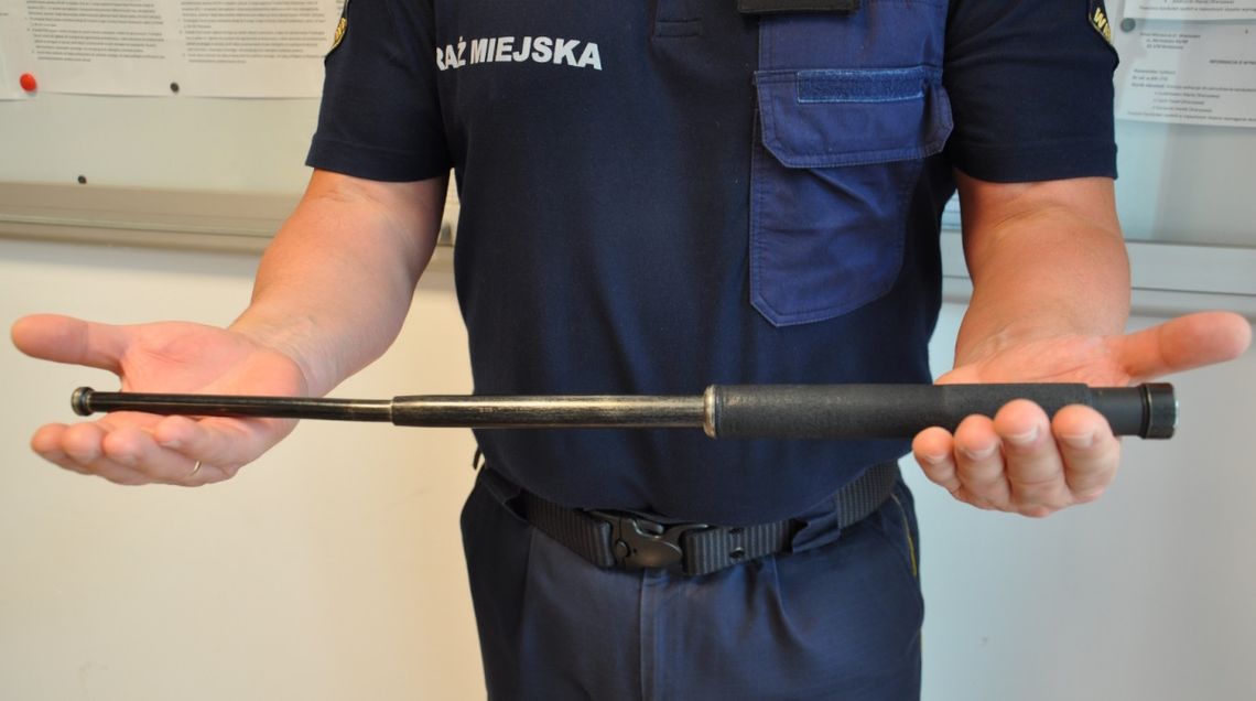 Wtargnął do lokalu i brutalnie pobił znajomego. Okładał go pałką teleskopową, a potem okradł Wtargnął do lokalu i brutalnie pobił znajomego. Okładał go pałką teleskopową, a potem okradł