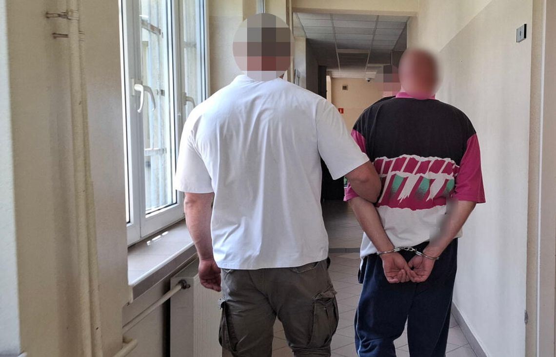 Wtargnął do mieszkania i rzucił się na mężczyznę z nożem. Odpowie za usiłowanie zabójstwa Wtargnął do mieszkania i rzucił się na mężczyznę z nożem. Odpowie za usiłowanie zabójstwa