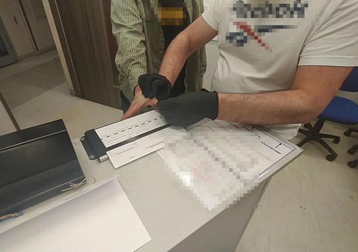 Wybił szyby w siedzibie dzielnicowych. Mężczyzna zatrzymany kilka godzin później Wybił szyby w siedzibie dzielnicowych. Mężczyzna zatrzymany kilka godzin później