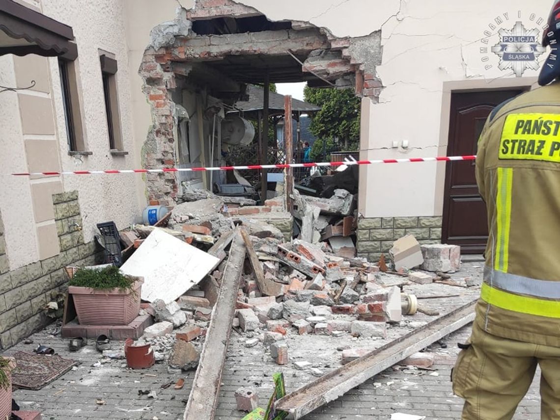 Wybuch butli z gazem na Śląsku. Poszkodowana została starsza kobieta, trwa akcja służb