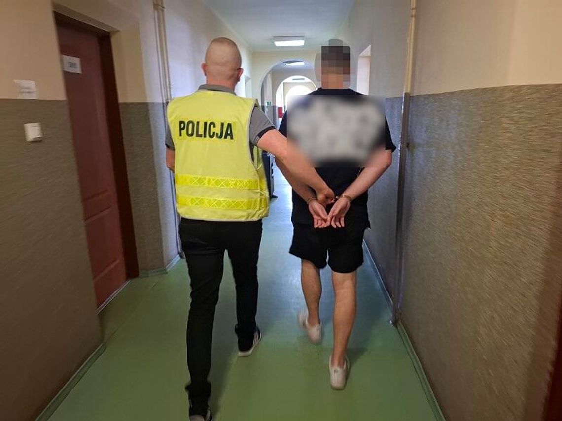 Wychodził z mieszkania z walizką pełną narkotyków, po otwarciu drzwi zobaczył kryminalnych