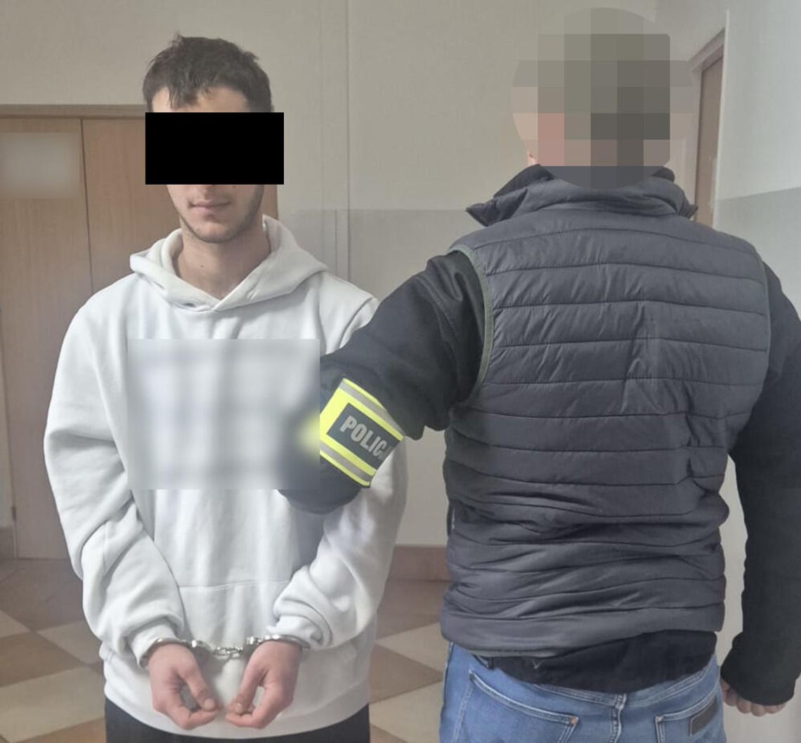 Wyciągali pieniądze z bankomatu, wpadli na gorącym uczynku. Oszuści „na pracownika banku” zatrzymani