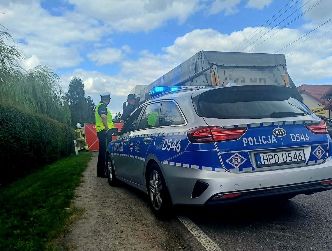 Wyjechała z parkingu wprost pod ciężarówkę. Rowerzystka zginęła na miejscu