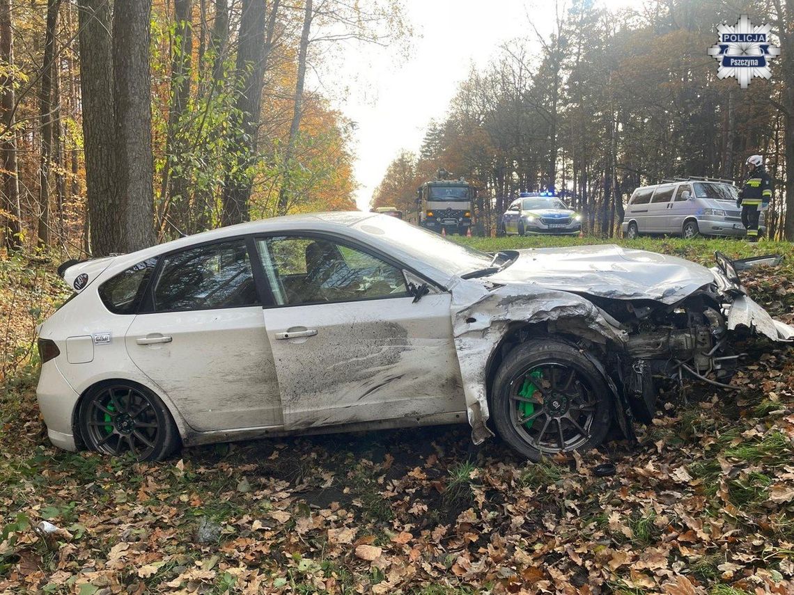 Wyjeżdżając z drogi leśnej spowodował wypadek. 29-letni sprawca ma cztery sądowe zakazy jazdy Wyjeżdżając z drogi leśnej spowodował wypadek. 29-letni sprawca ma cztery sądowe zakazy jazdy