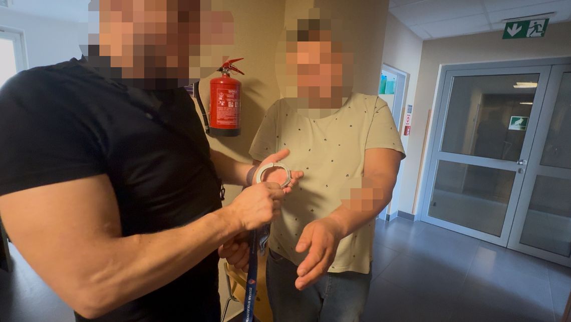 Wykorzystywał córkę seksualnie i znęcał się nad nią. Sprawa wyszła na jaw po 10 latach Wykorzystywał córkę seksualnie i znęcał się nad nią. Sprawa wyszła na jaw po 10 latach