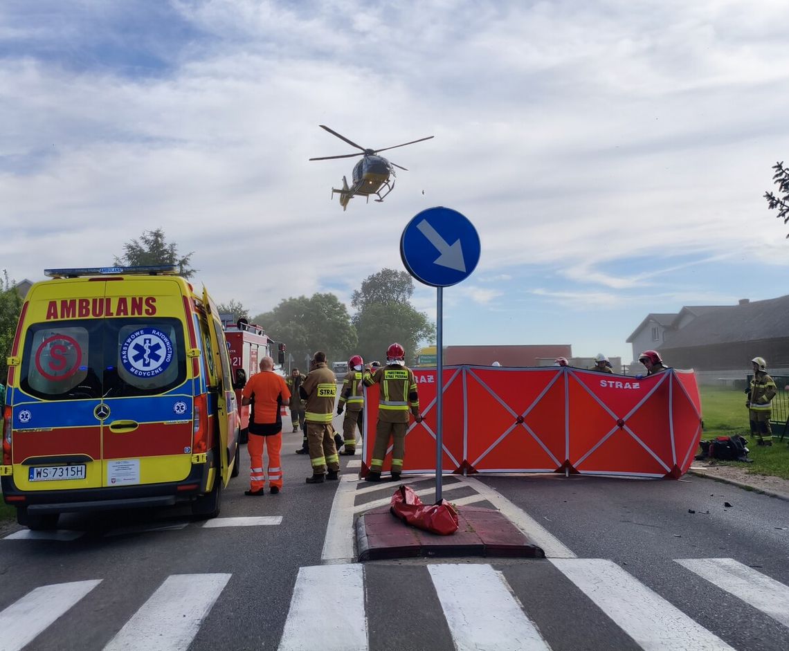 Wymusił pierwszeństwo na ciężarówce. Motocyklistę zabrało Lotnicze Pogotowie Ratunkowe Wymusił pierwszeństwo na ciężarówce. Motocyklistę zabrało Lotnicze Pogotowie Ratunkowe
