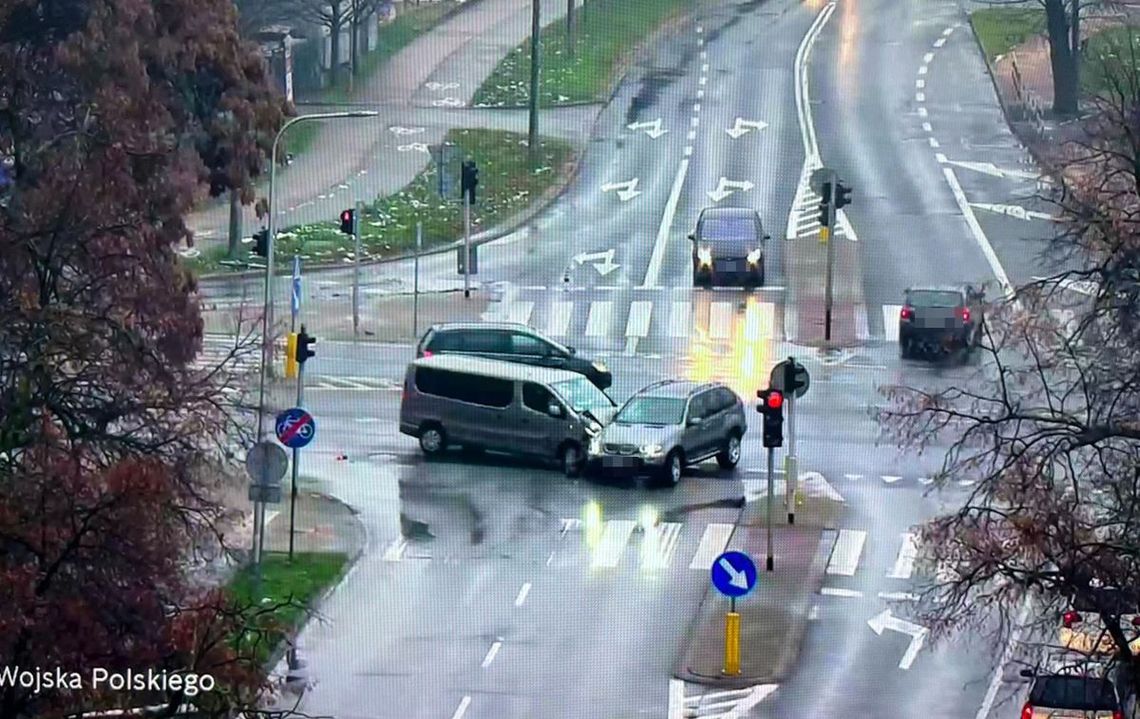 Wymuszenie i kolizja na skrzyżowaniu. Sprawcą kierowca BMW