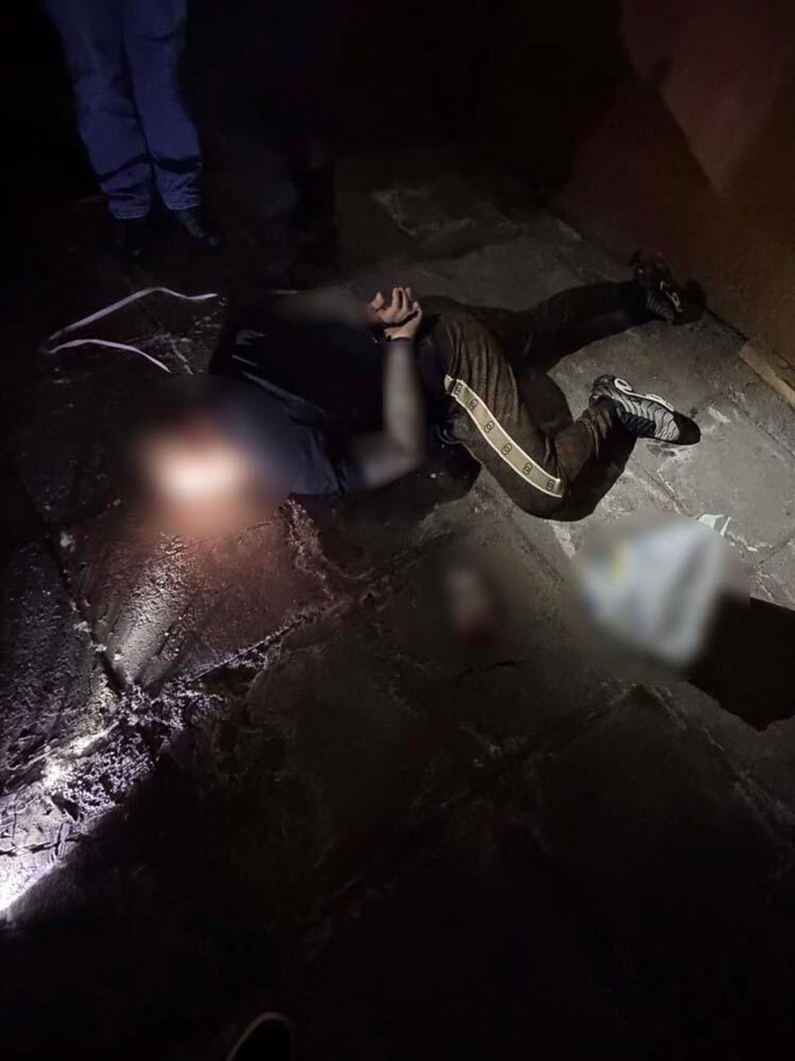 Wynajął garaż, żeby prowadzić w nim sortownię narkotyków. Diler zatrzymany razem z dziewczyną