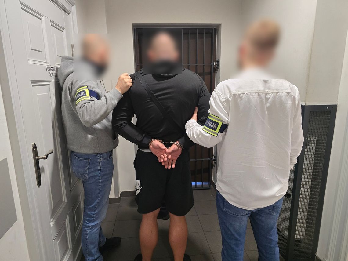 Wynajął pokój pod magazyn narkotyków. Wpadł w zasadzkę, gdy przyjechał się zatowarować Wynajął pokój pod magazyn narkotyków. Wpadł w zasadzkę, gdy przyjechał się zatowarować