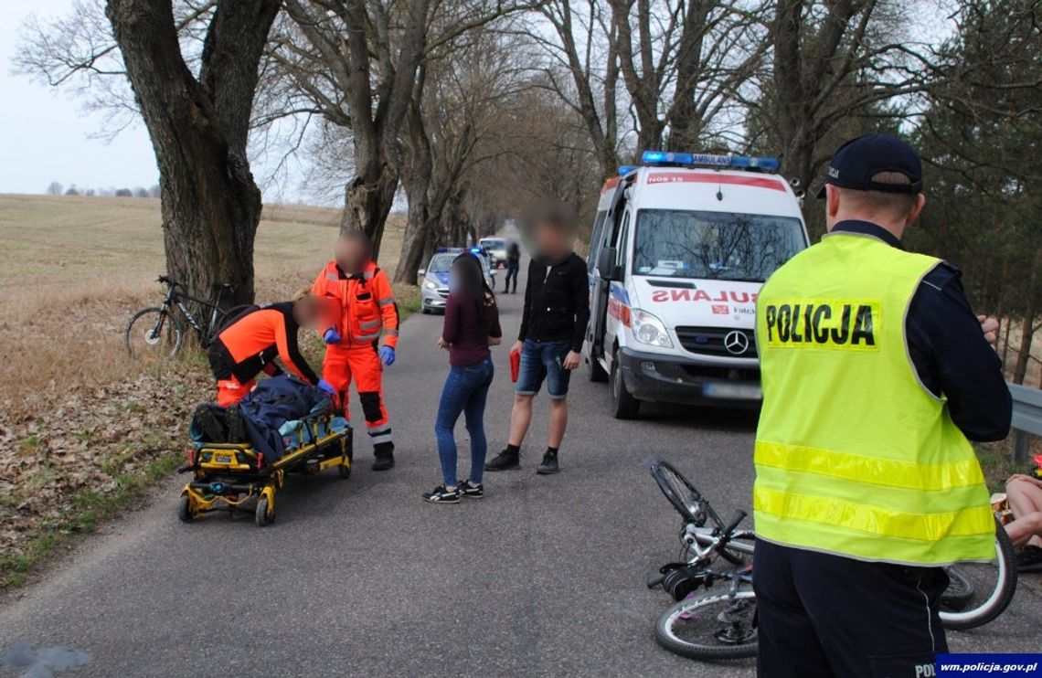 Wypadek rowerzystek. Jedna się przewróciła, druga po niej przejechała