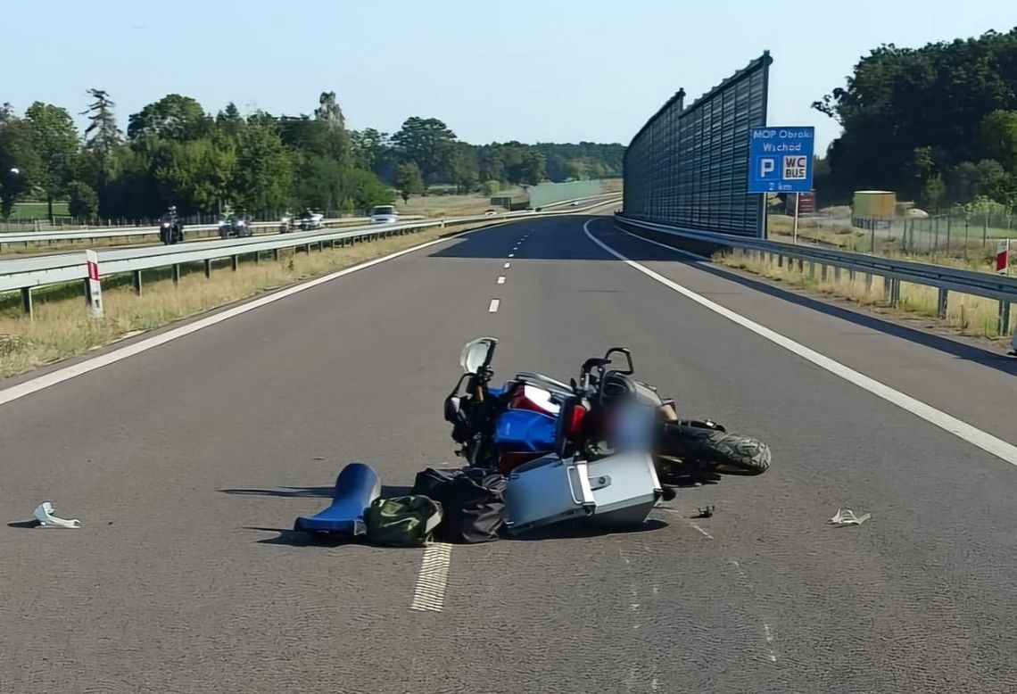 Wypadek śmiertelny motocyklisty na drodze ekspresowej. Kierujący hondą uderzył w barierę