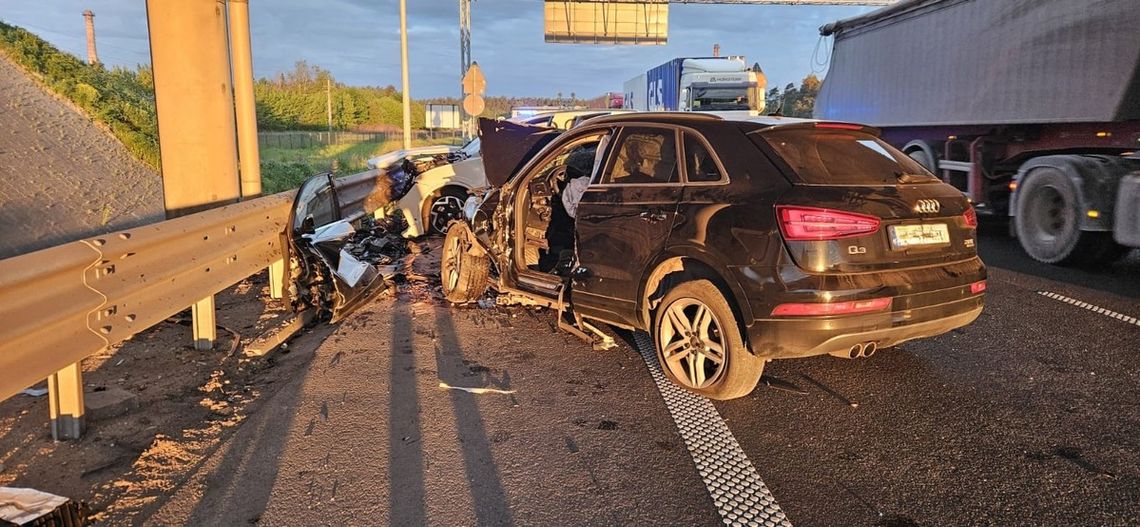 Wypadek śmiertelny na drodze S8. Zginęła kierująca audi, która jechała pod prąd