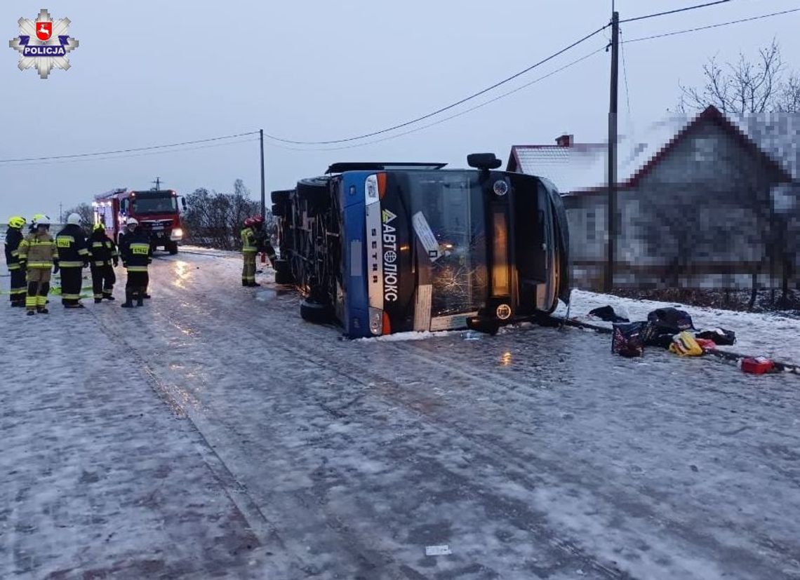 Wypadek ukraińskiego autokaru na Lubelszczyźnie. Pojazdem podróżowało 61 osób, 20 trafiło do szpitala