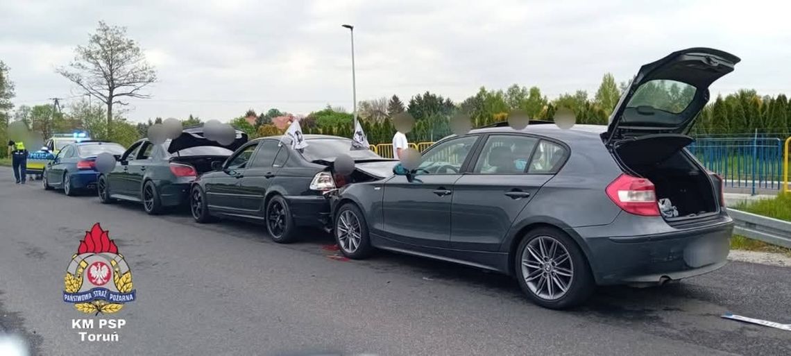 Wypadek z udziałem czterech BMW. Zadziałał efekt domina