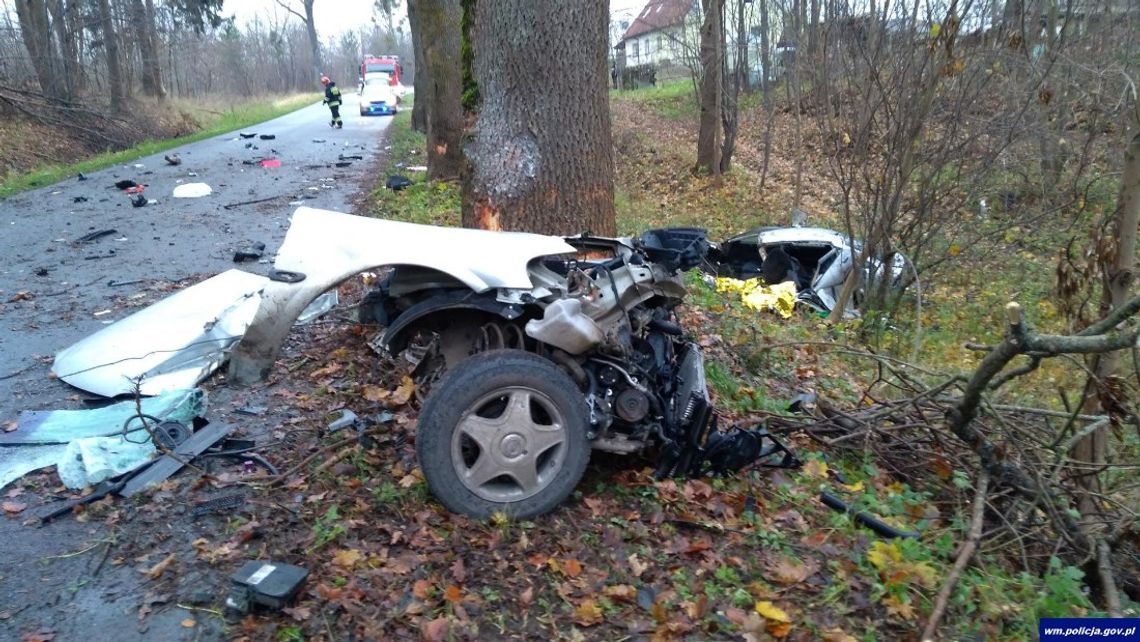 Wyprzedzał na zakręcie. 20-latek i o rok młodszy kolega zginęli na miejscu