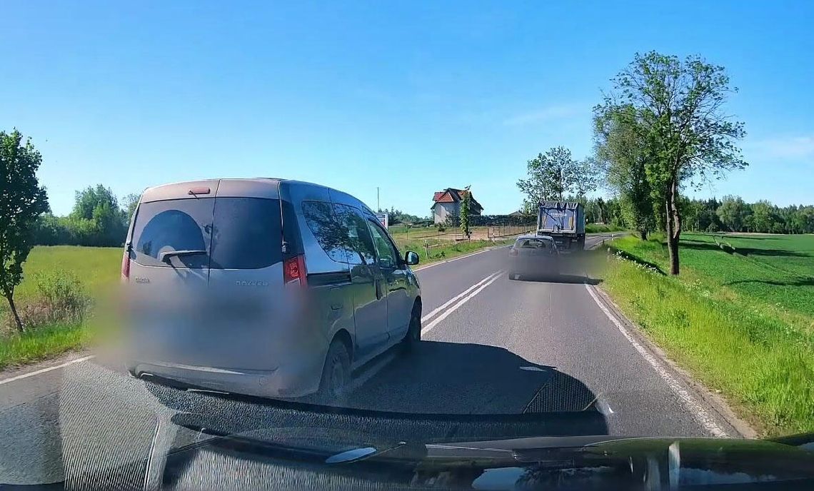 Wyprzedzała na podwójnej ciągłej. Policja dostała nagranie i namierzyła sprawczynię wykroczenia