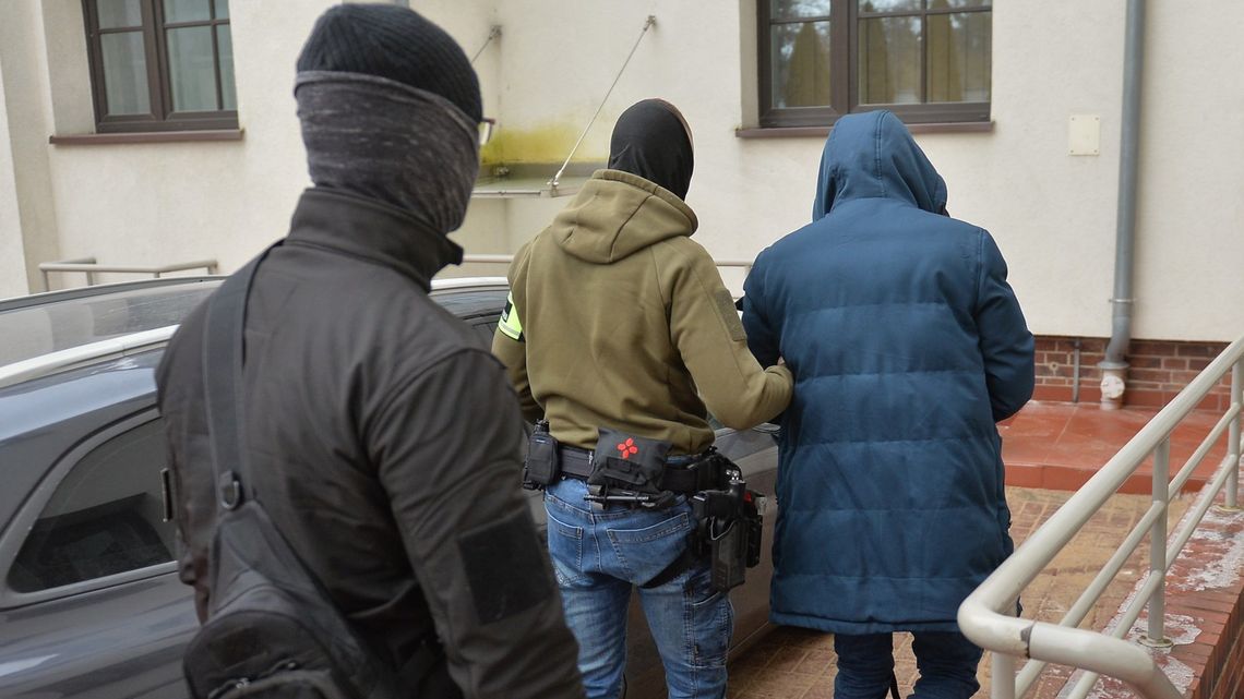 Wystawili lewe dokumenty na ponad 17 milionów złotych. Kolejne zatrzymania członków mafii fakturowej