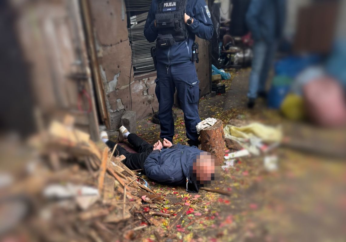 Wyszedł z posesji, wycelował w kobietę i zaczął grozić. 32-latek usłyszał zarzuty Wyszedł z posesji, wycelował w kobietę i zaczął grozić. 32-latek usłyszał zarzuty