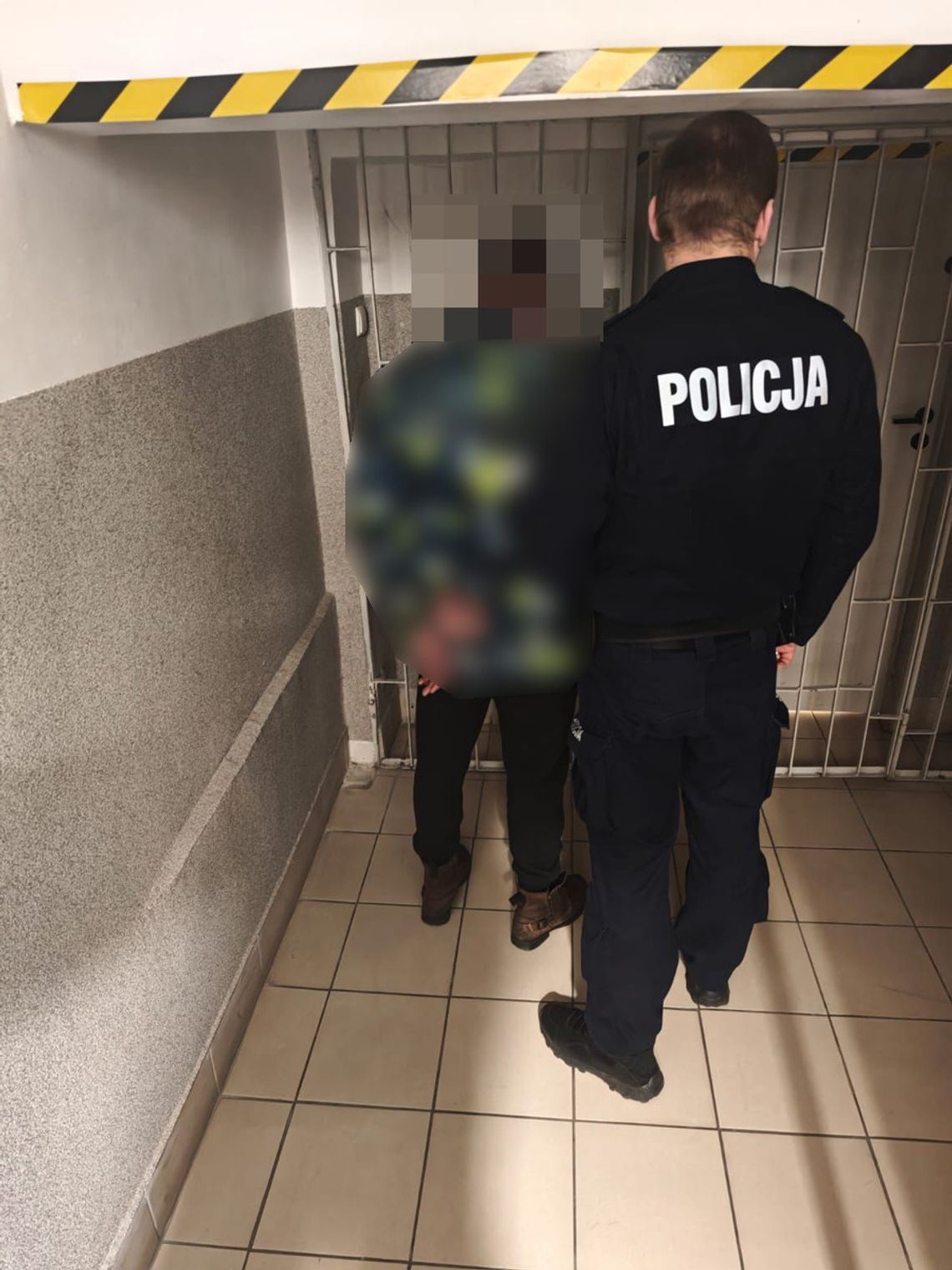 Wyszedł z psem na spacer, został brutalnie pobity. 24-latek uderzał go młotkiem w głowę i twarz