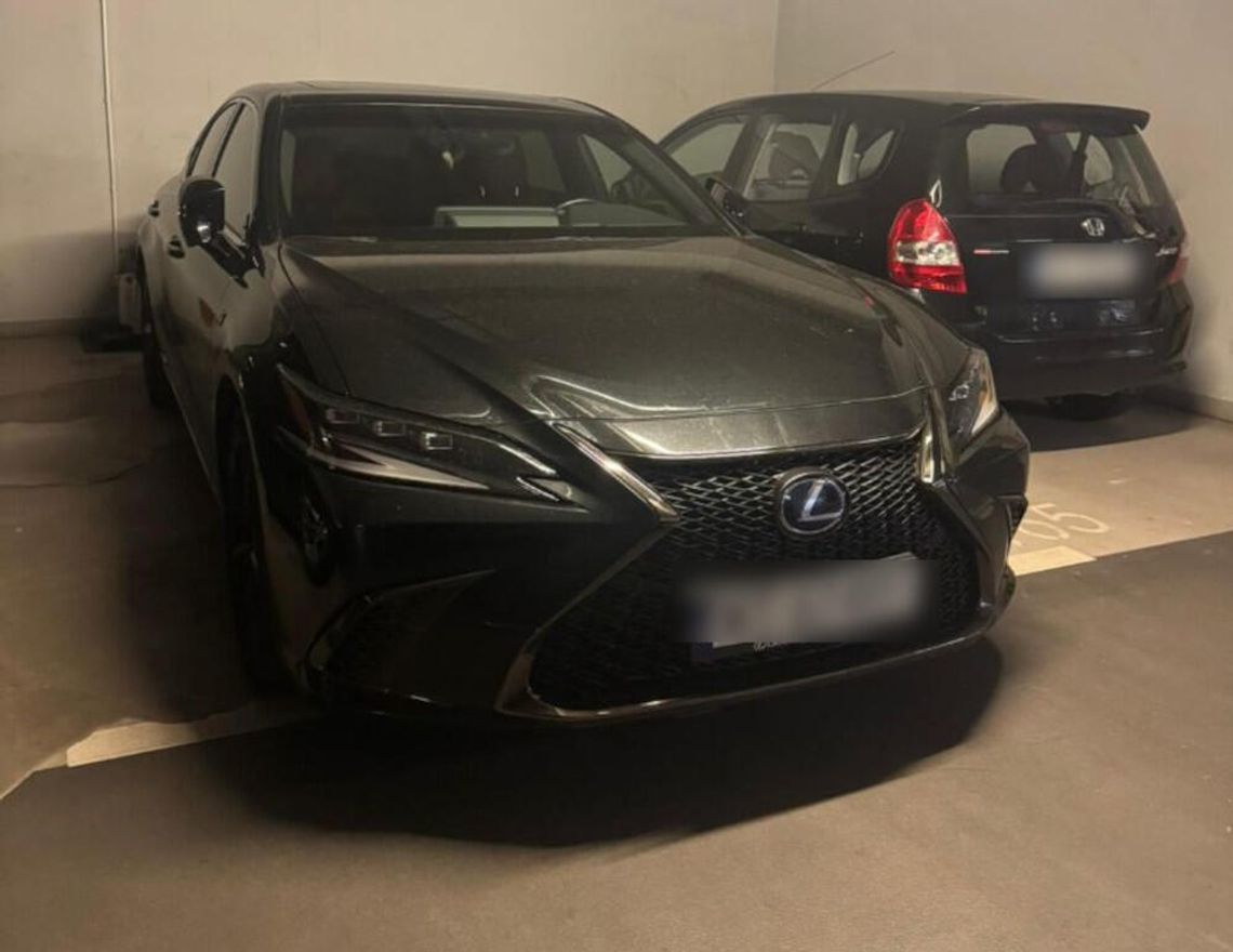 Wziął w leasing lexusa za 160 tysięcy złotych, ale nie płacił rat. Odpowie za przywłaszczenie auta