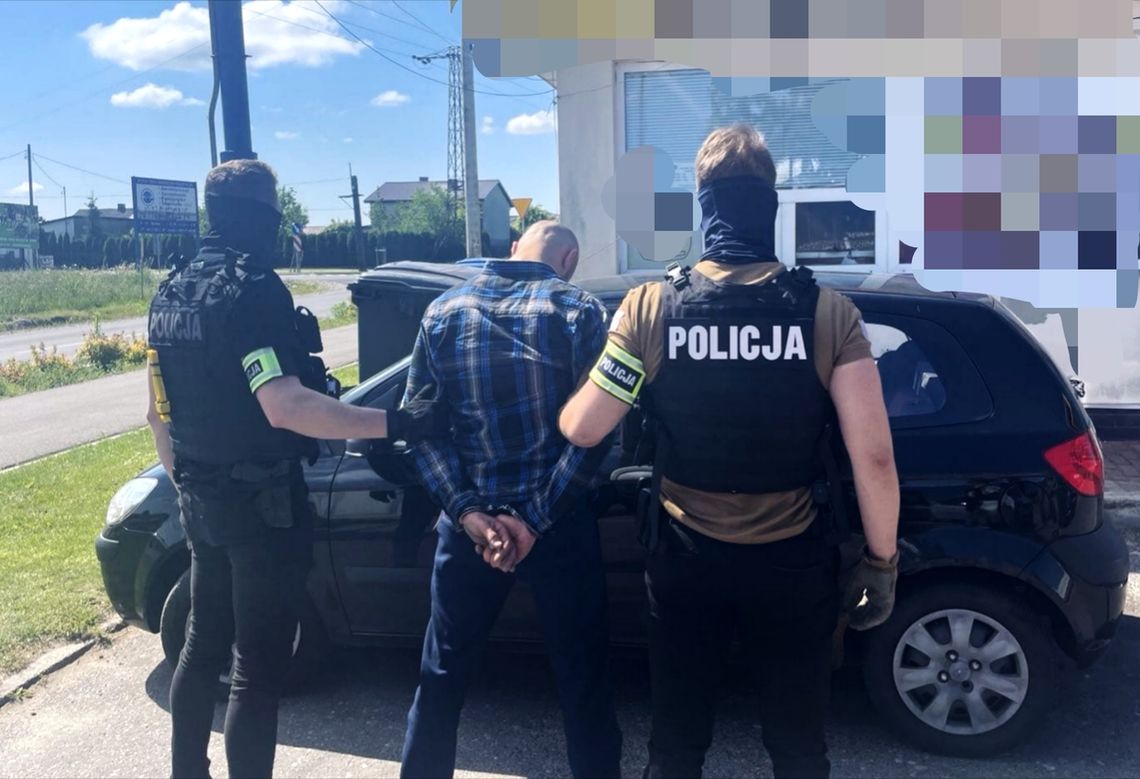 Z bronią w ręku napadł na stację paliw. Wpadł, gdy kilka godzin później przyszedł przeprosić