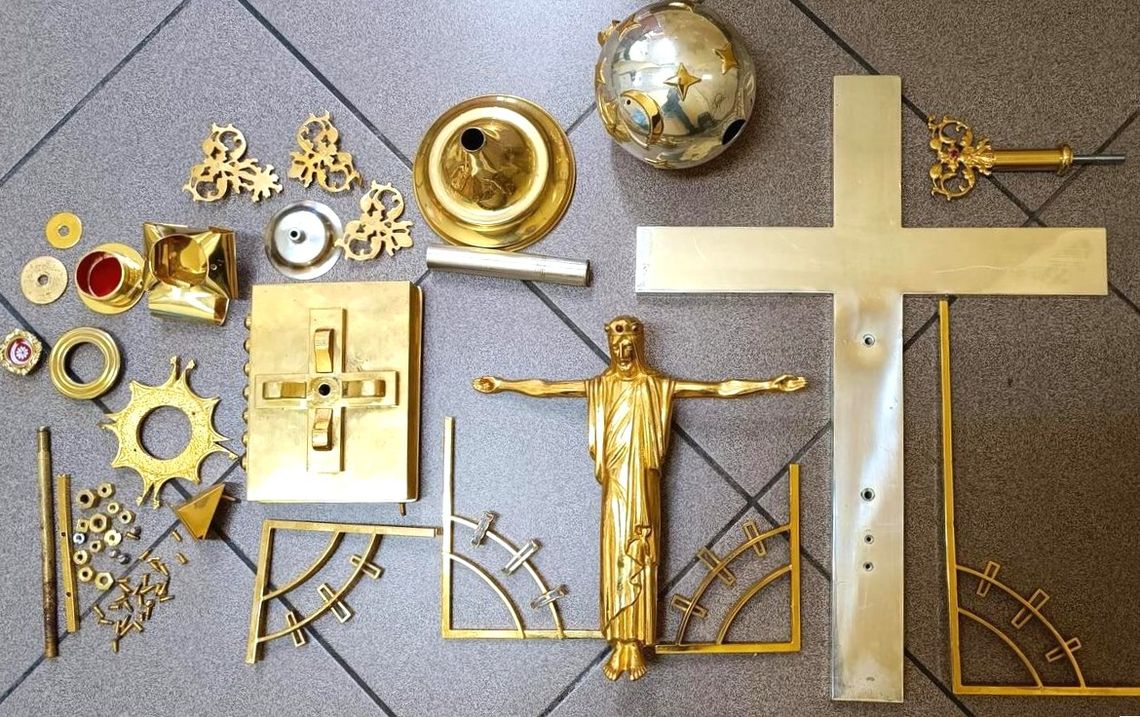 Z kościoła zniknęły pieniądze z tacy i sprzęty liturgiczne. Zatrzymana para przyznała się do kradzieży