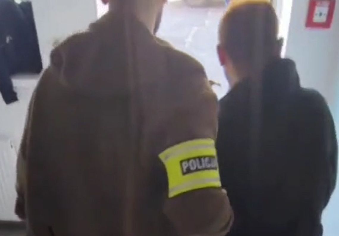 Zaatakował kolegę nożem dźgając go w szyję i plecy. Napastnik wpadł, gdy sam zgłosił się do szpitala Zaatakował kolegę nożem dźgając go w szyję i plecy. Napastnik wpadł, gdy sam zgłosił się do szpitala