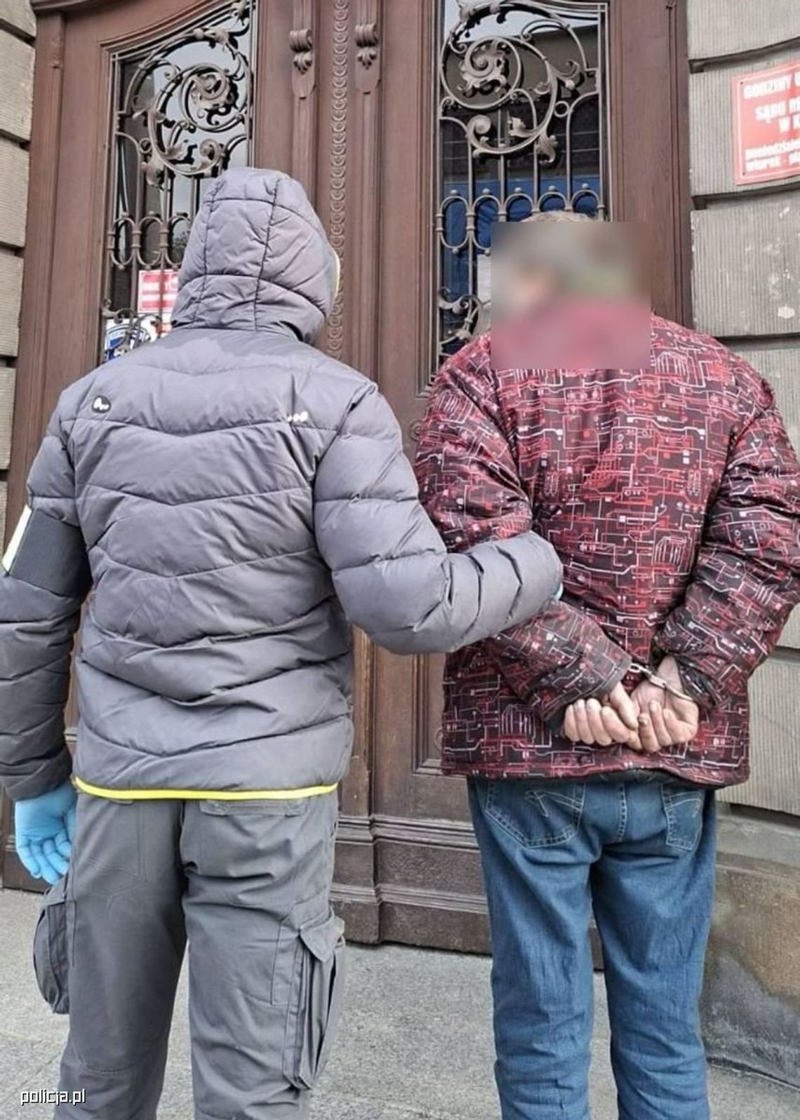 Zaatakował kuratora sądowego, który chciał zrobić wywiad środowiskowy. Groził śmiercią i uszkodził auto