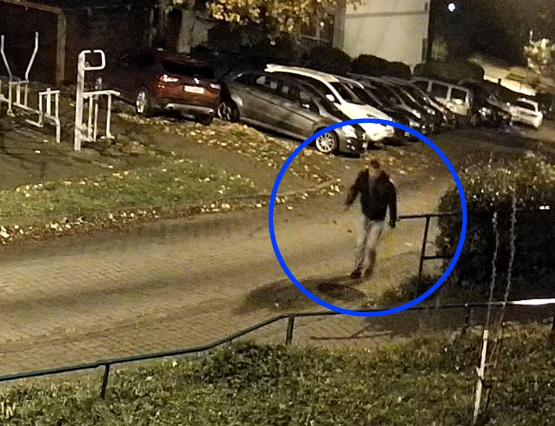 Zaatakował młode małżeństwo na ulicy. Policja szuka tego mężczyzny