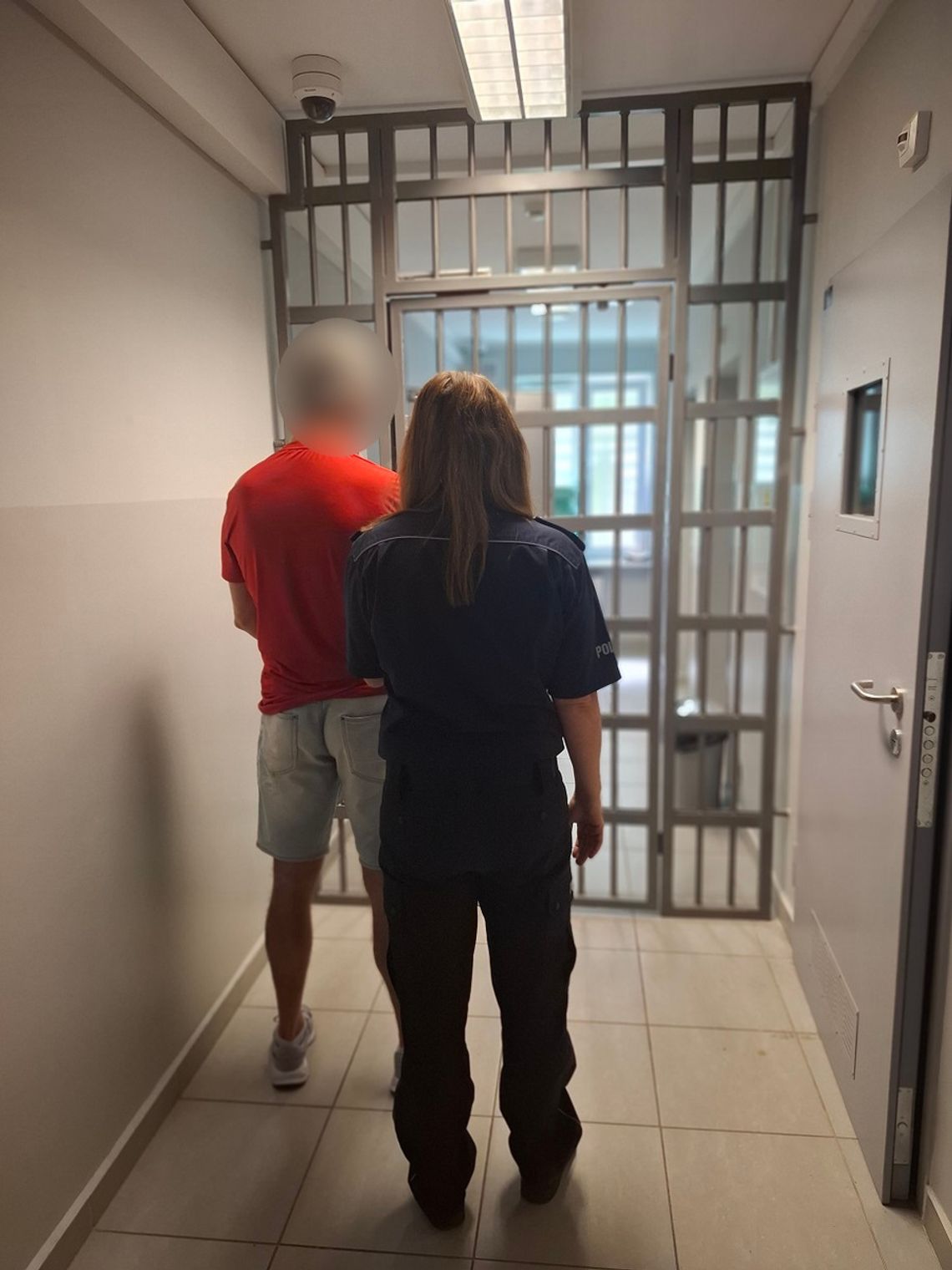 Zaatakował pracownicę skupu złomu. Spryskał ją gazem, a potem zabrał pieniądze Zaatakował pracownicę skupu złomu. Spryskał ją gazem, a potem zabrał pieniądze