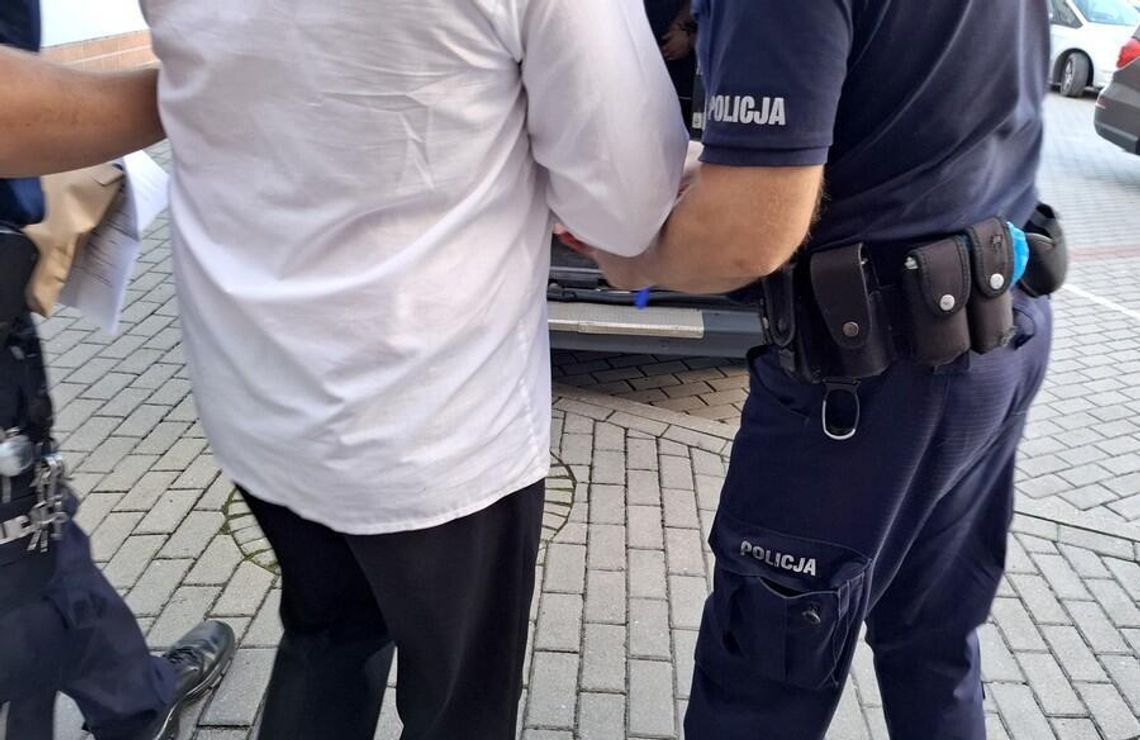 Zaatakowali go podczas zbierania jagód. Brutalne pobicie z historią miłosną w tle Zaatakowali go podczas zbierania jagód. Brutalne pobicie z historią miłosną w tle