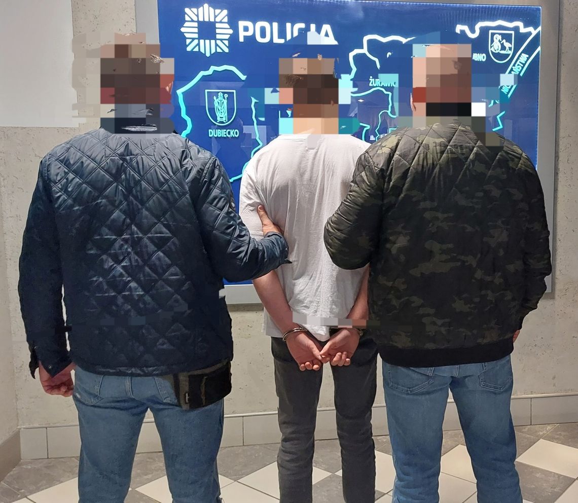Zabrał 50 tys. zł i ruszył pociągiem. Policjanci zatrzymali go kilka godzin później na stacji