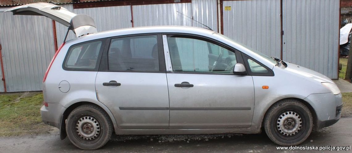 Zabrał ludziom auto spod domu, na miejscu zostawił inny kradziony samochód