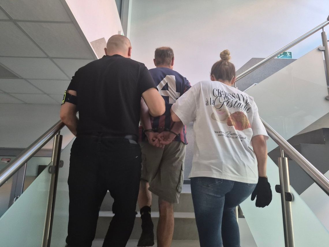 Zaczepili nastolatków i żądali pieniędzy, piwa oraz papierosów. Obaj mężczyźni zatrzymani