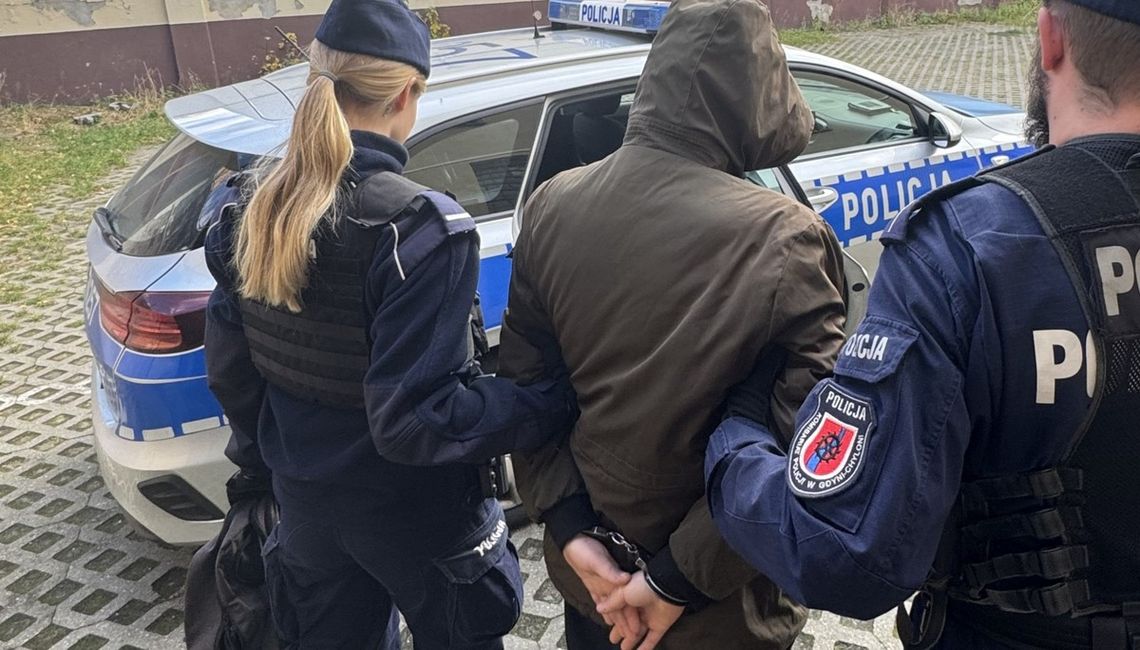 Zadzwonił na policję i doniósł sam na siebie. 24-latek przyznał się do posiadania narkotyków Zadzwonił na policję i doniósł sam na siebie. 24-latek przyznał się do posiadania narkotyków