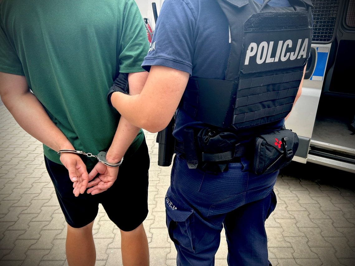 Zakrwawiona 70-latka przyszła po pomoc do sąsiadki. Została brutalnie pobita przez syna Zakrwawiona 70-latka przyszła po pomoc do sąsiadki. Została brutalnie pobita przez syna