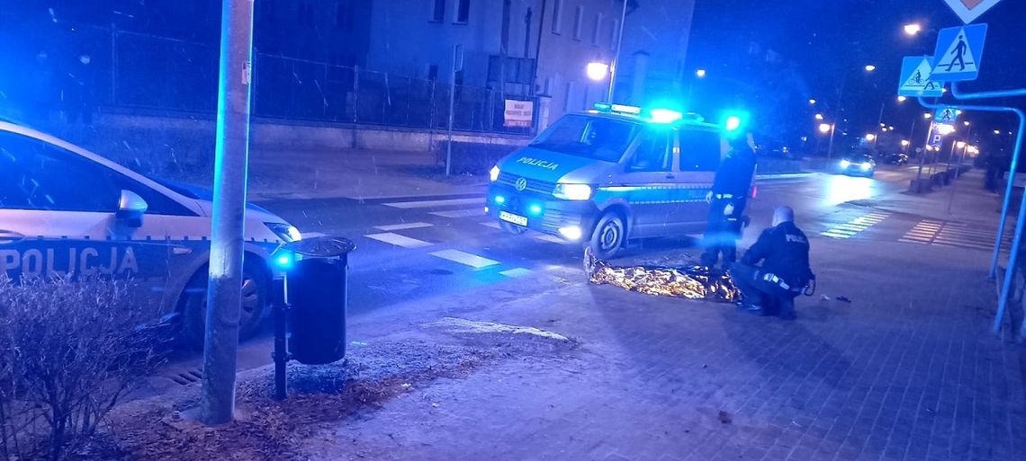 Zakrwawiony 18-latek zataczał się na ulicy. Żyletką przeciął sobie szyję i nadgarstek