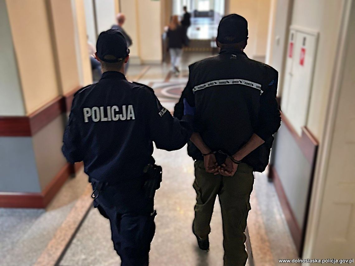 Zamieszkał w cudzym domu, gdy nie było właścicieli. Mołdawianin zatrzymany i deportowany Zamieszkał w cudzym domu, gdy nie było właścicieli. Mołdawianin zatrzymany i deportowany